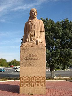 Статуя Аджеми Нахчивани