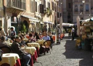 Кафе на улицах Рима