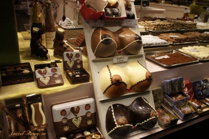 Шоколад ростов на дону. Магазин шоколада. Магазин шоколада в Бельгии. Бельгийский шоколад сувениры. Магазин шоколада ручной работы.