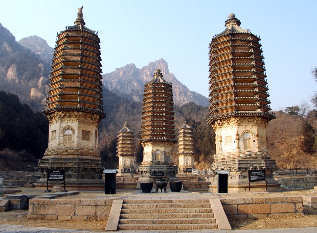 Храм пагода в китае