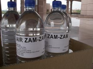 Вода из источника Замзам
