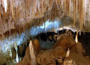 Пещера в заповеднике Келли Хилл