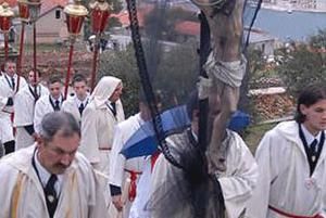 Пасхальная процессия "За крестом"